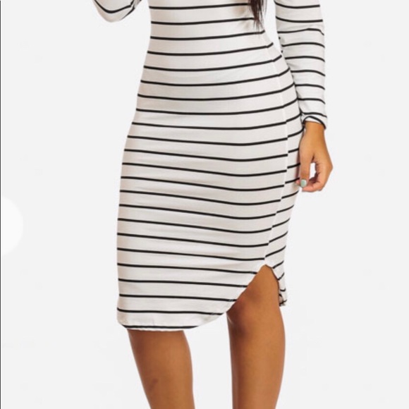 Dresses - Picture 4 of 7